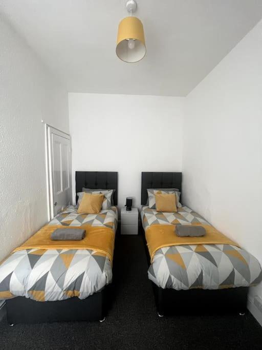 Large 3 Bed - 10 Mins To Centre * Liverpool